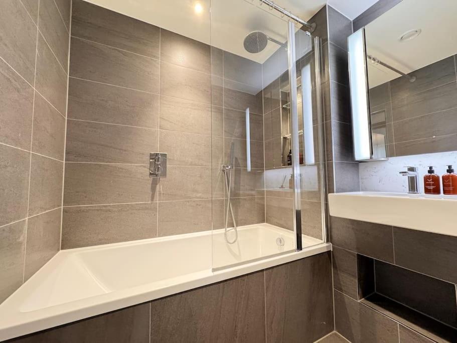 Appartamento Charming Relaxing 3 Bedroom Walk To Tube *