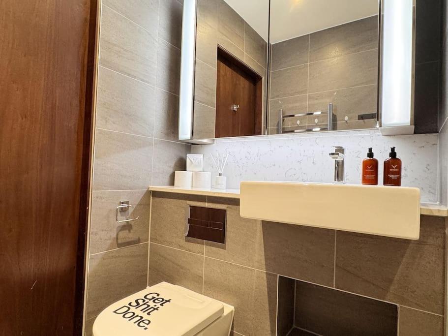 Charming Relaxing 3 Bedroom Walk To Tube Appartamento