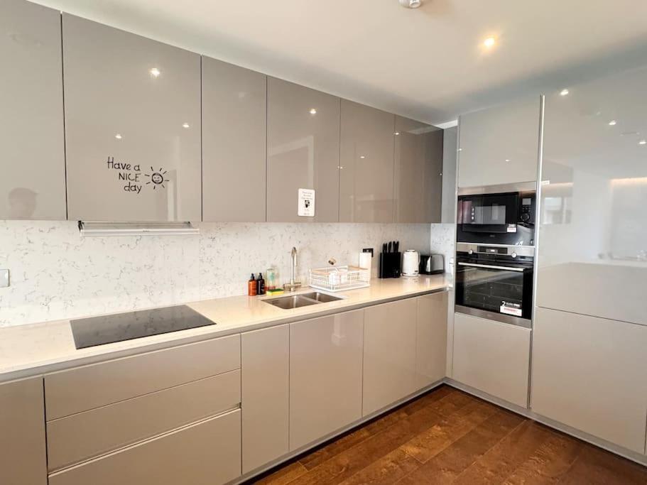 Charming Relaxing 3 Bedroom Walk To Tube Appartamento Londra