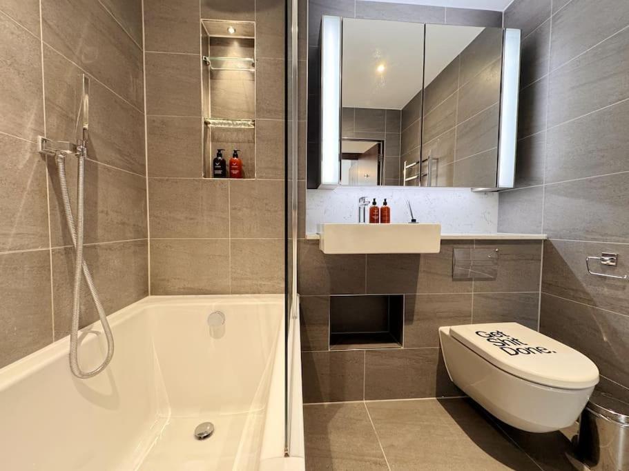 Charming Relaxing 3 Bedroom Walk To Tube Appartamento Londra