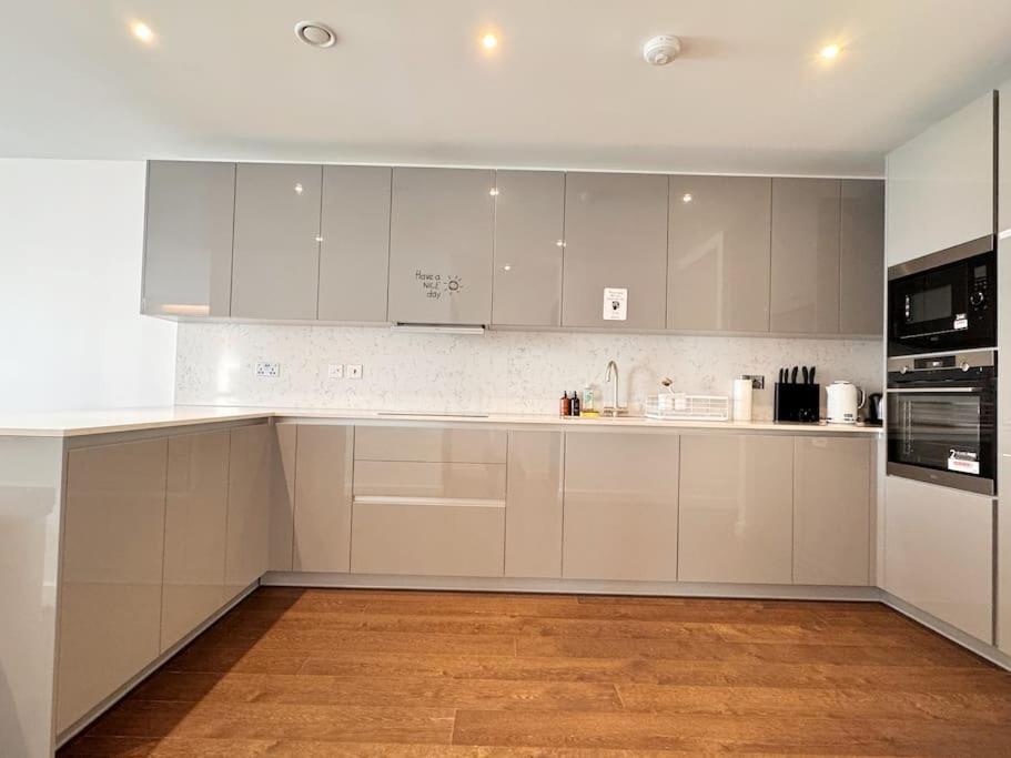 Charming Relaxing 3 Bedroom Walk To Tube Appartamento *