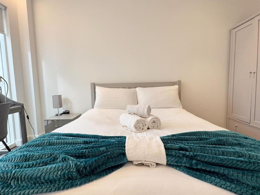 Charming Relaxing 3 Bedroom Walk To Tube *