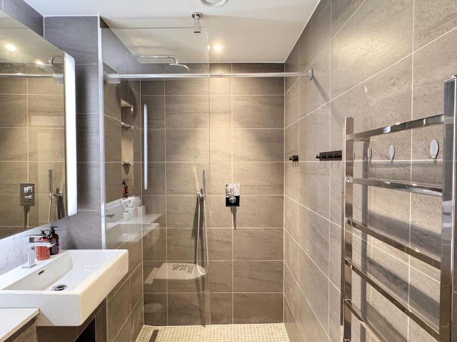 Charming Relaxing 3 Bedroom Walk To Tube Appartamento Londra