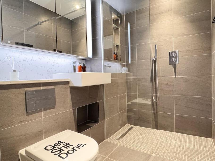 Charming Relaxing 3 Bedroom Walk To Tube