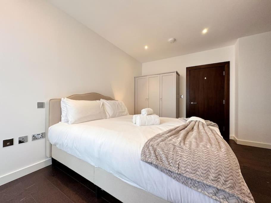 Charming Relaxing 3 Bedroom Walk To Tube *